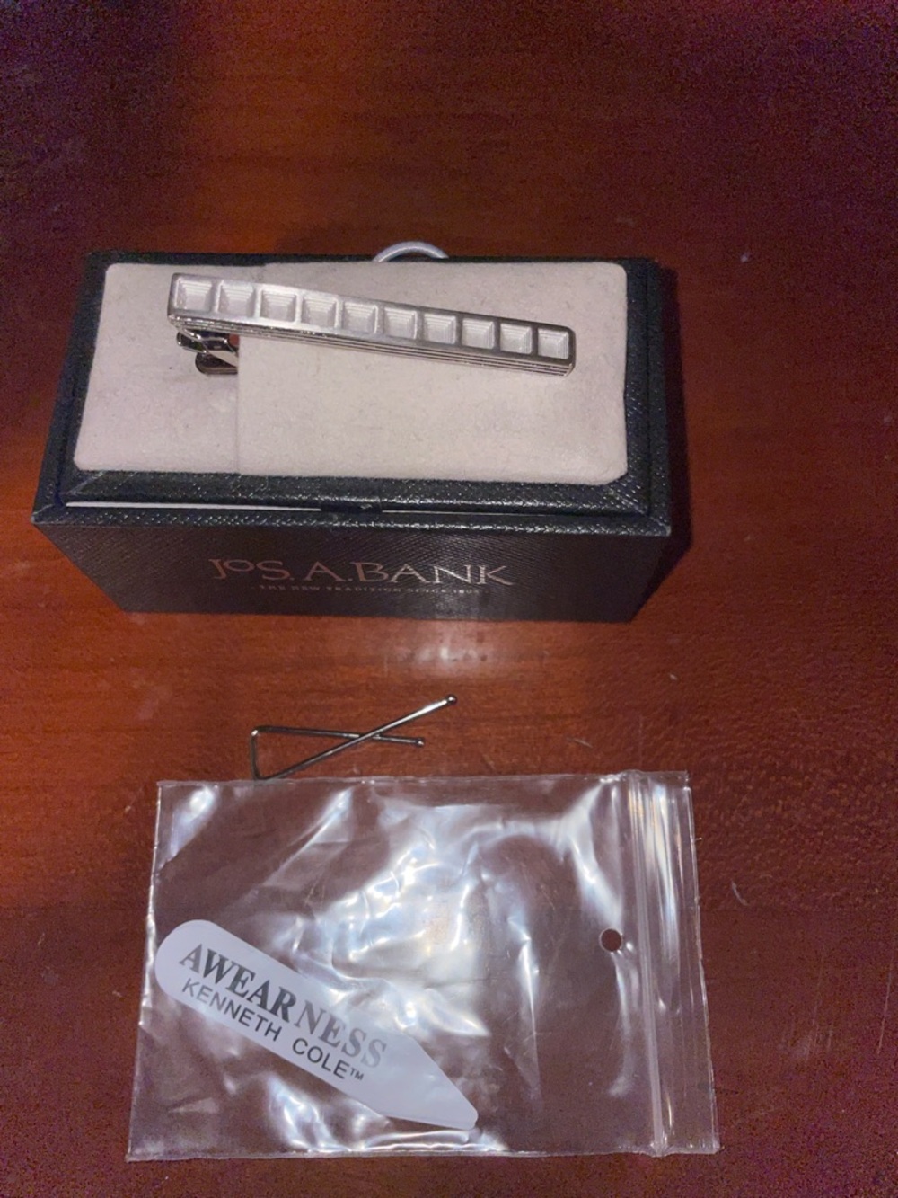 Kenneth Cole Silver Rectangular Textured Tie Clip, Tie bar and collar stay